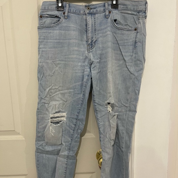 Uniqlo Boyfriend Jeans in Light Denim with rips - Picture 1 of 1